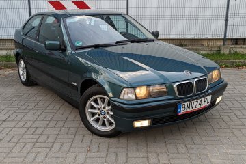 Klasyczny kompot Piękne stare auto Niski przebieg Bez rdzy 25 lat!!