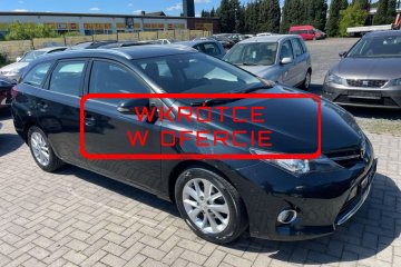 1,6 benzyna Bogata wersja wyposażenia Czarne kombi z niemiec